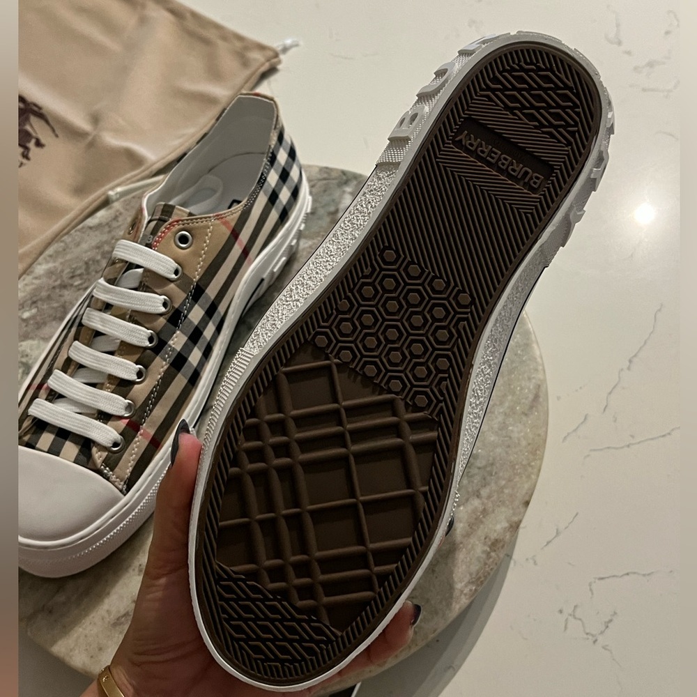 Burberry Check Sneakers - Picture 5 of 5